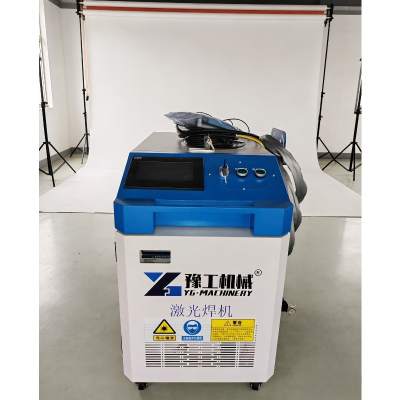 ハンドヘルドファイバーレーザー洗浄機 3-in-1 ポータブ - Industrial Handheld Laser Welder のレビューと価格